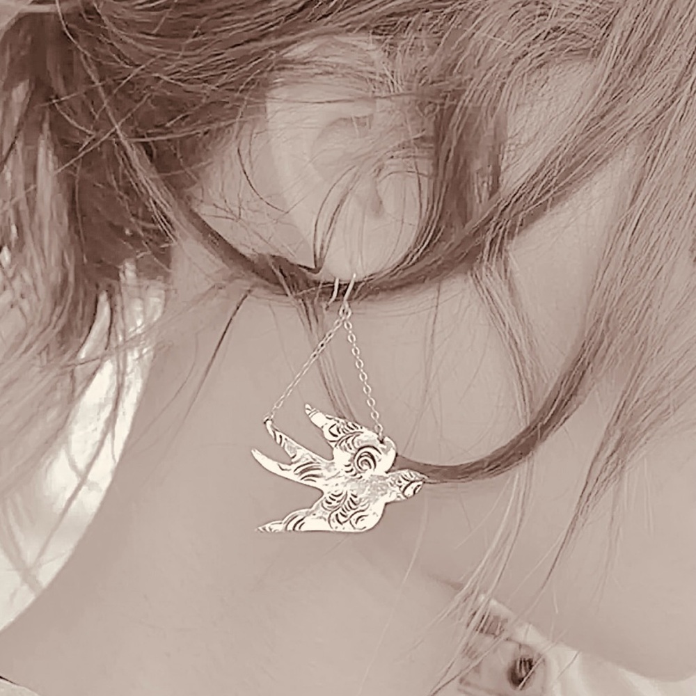Split Tail Swallow~ Lacey Leaf Garden Flying Bird Avian Nature Chandelier Dangle - Picture 13 of 16